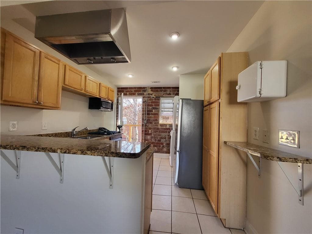 2 bedroom, 1 bathroom, 697 sq ft condominium for sale at 40 Daniel Street 7, Atlanta, GA 30312 — photo 3