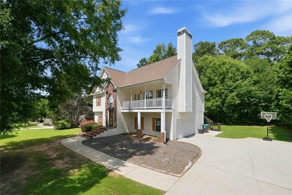 5 bedroom, 3 bathroom, 2,411 sq ft single family residence for sale at 139 Lost Forest Drive, Mcdonough, GA 30252 — photo 3