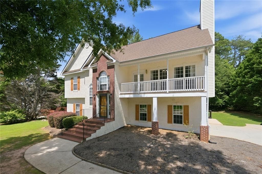 5 bedroom, 3 bathroom, 2,411 sq ft single family residence for sale at 139 Lost Forest Drive, Mcdonough, GA 30252 — photo 4