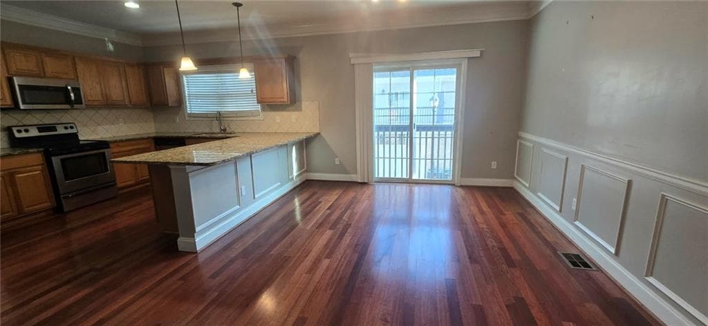 3 bedroom, 3 bathroom, 2,448 sq ft townhouse for sale at 1476 Talia Wood Circle, Atlanta, GA 30314 — photo 8