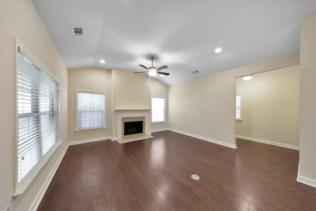 3 bedroom, 2 bathroom, 1,985 sq ft condominium for sale at 151 Kendrick Farm Lane, Marietta, GA 30066 — photo 7