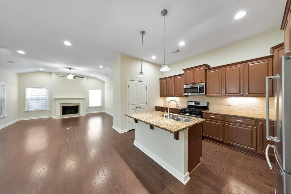 3 bedroom, 2 bathroom, 1,985 sq ft condominium for sale at 151 Kendrick Farm Lane, Marietta, GA 30066 — photo 9