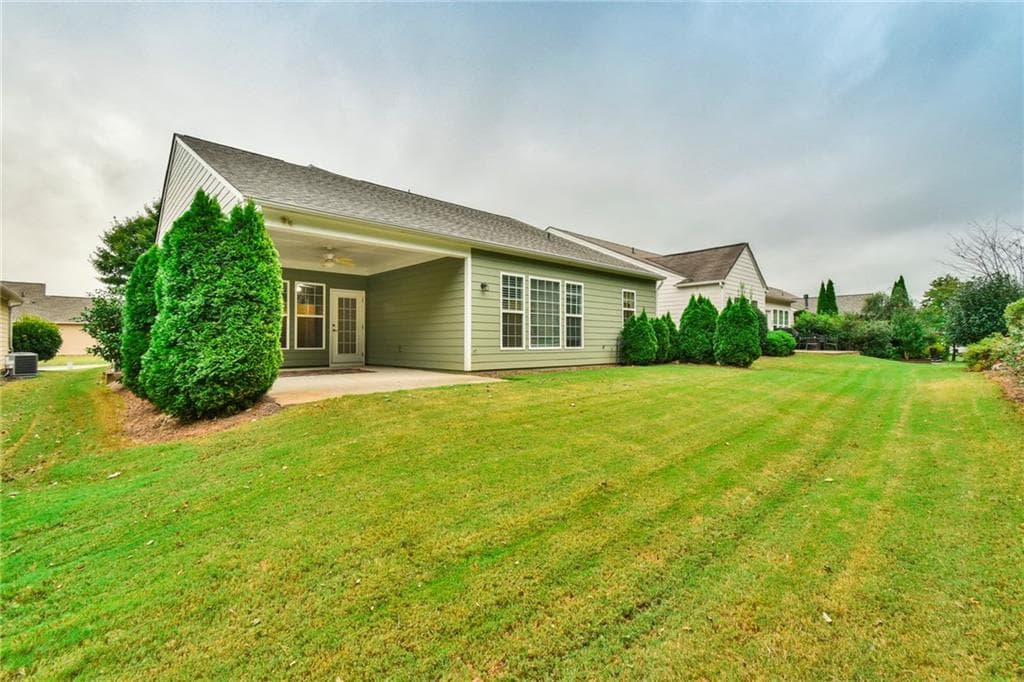2 bedroom, 2 bathroom, 1,942 sq ft single family residence for sale at 6632 Fawn Meadow Lane, Hoschton, GA 30548 — photo 4
