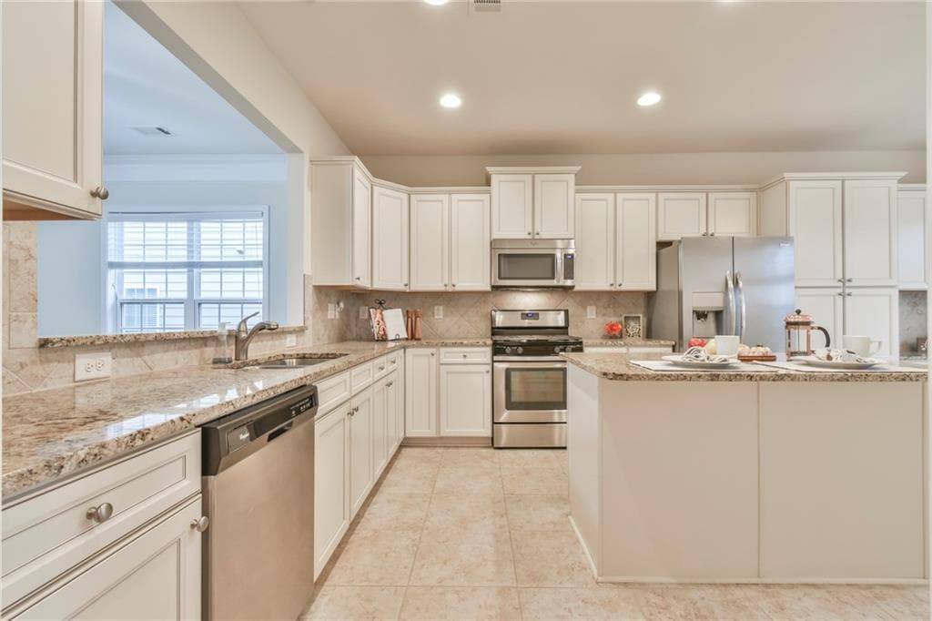 2 bedroom, 2 bathroom, 1,942 sq ft single family residence for sale at 6632 Fawn Meadow Lane, Hoschton, GA 30548 — photo 9