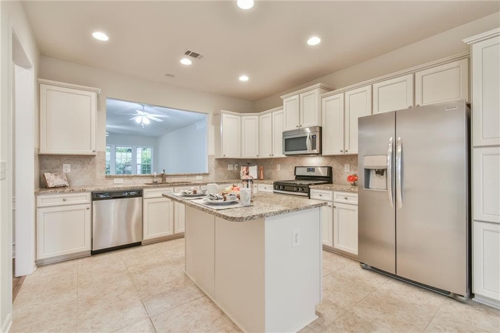 2 bedroom, 2 bathroom, 1,942 sq ft single family residence for sale at 6632 Fawn Meadow Lane, Hoschton, GA 30548 — photo 10