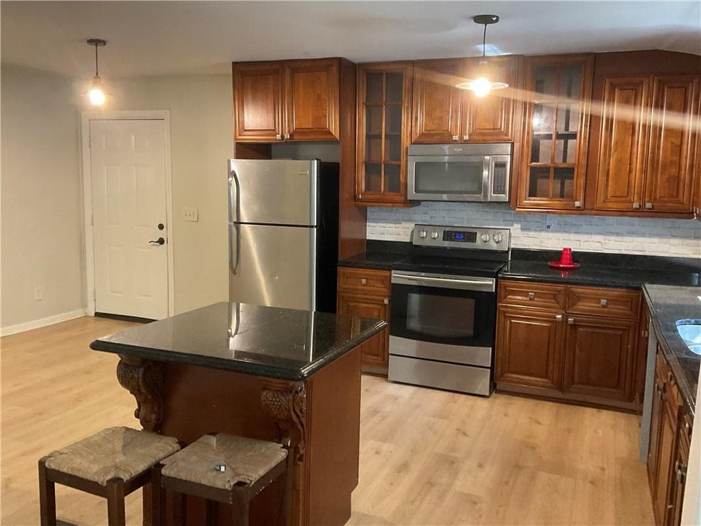 3 bedroom, 2 bathroom, 1,294 sq ft single family residence for sale at 2629 Rex Avenue, Atlanta, GA 30331 — photo 3