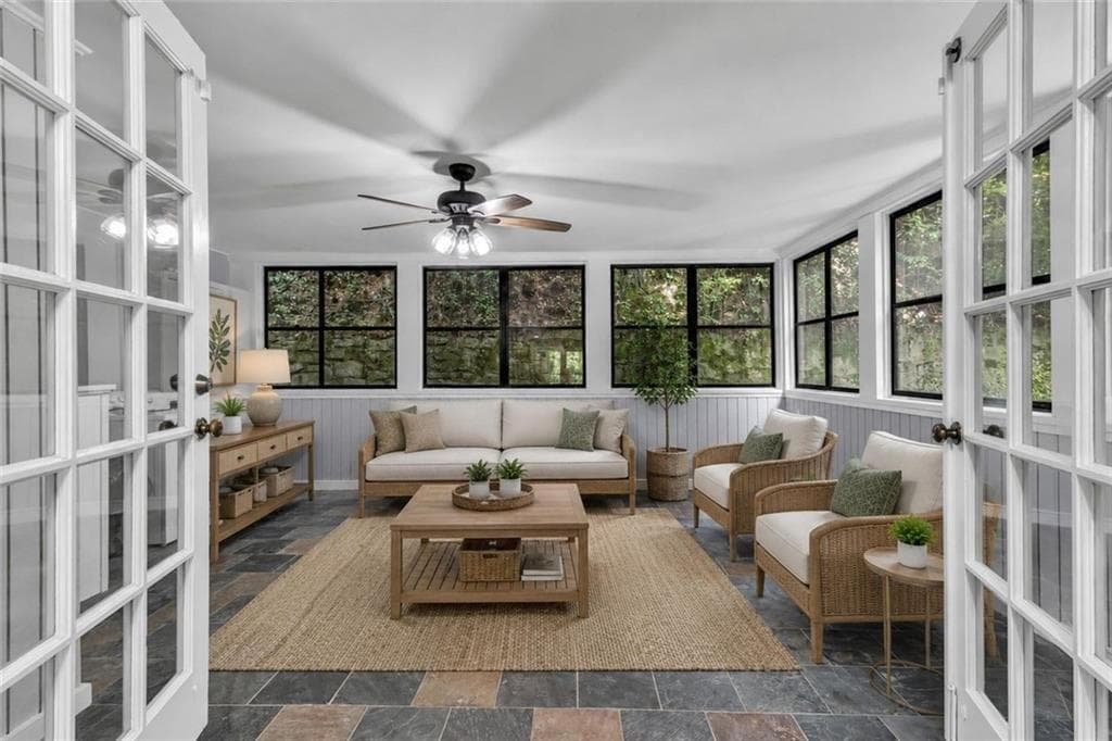 3 bedroom, 2 bathroom, 1,500 sq ft condominium for sale at 100 La Rue Place, Atlanta, GA 30327 — photo 3