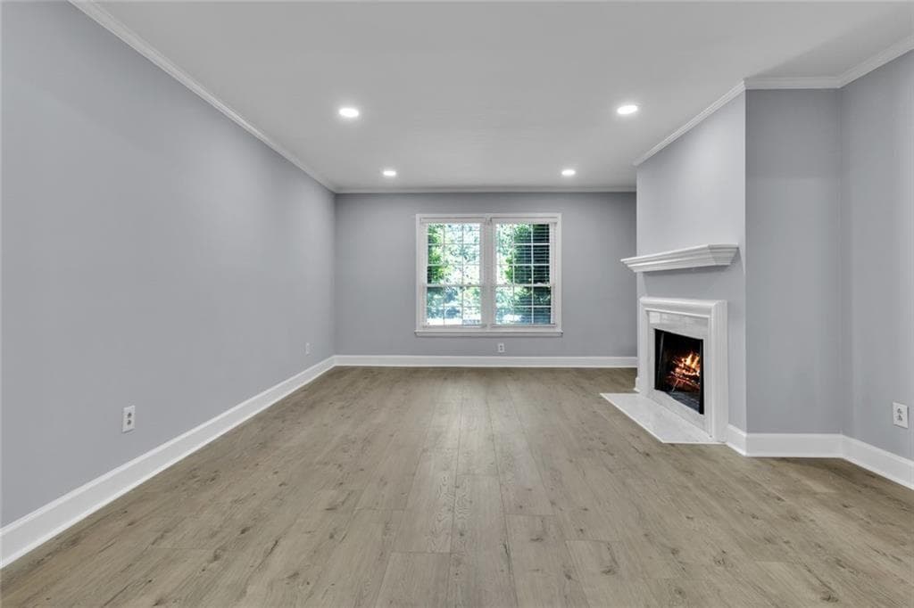 3 bedroom, 2 bathroom, 1,500 sq ft condominium for sale at 100 La Rue Place, Atlanta, GA 30327 — photo 2