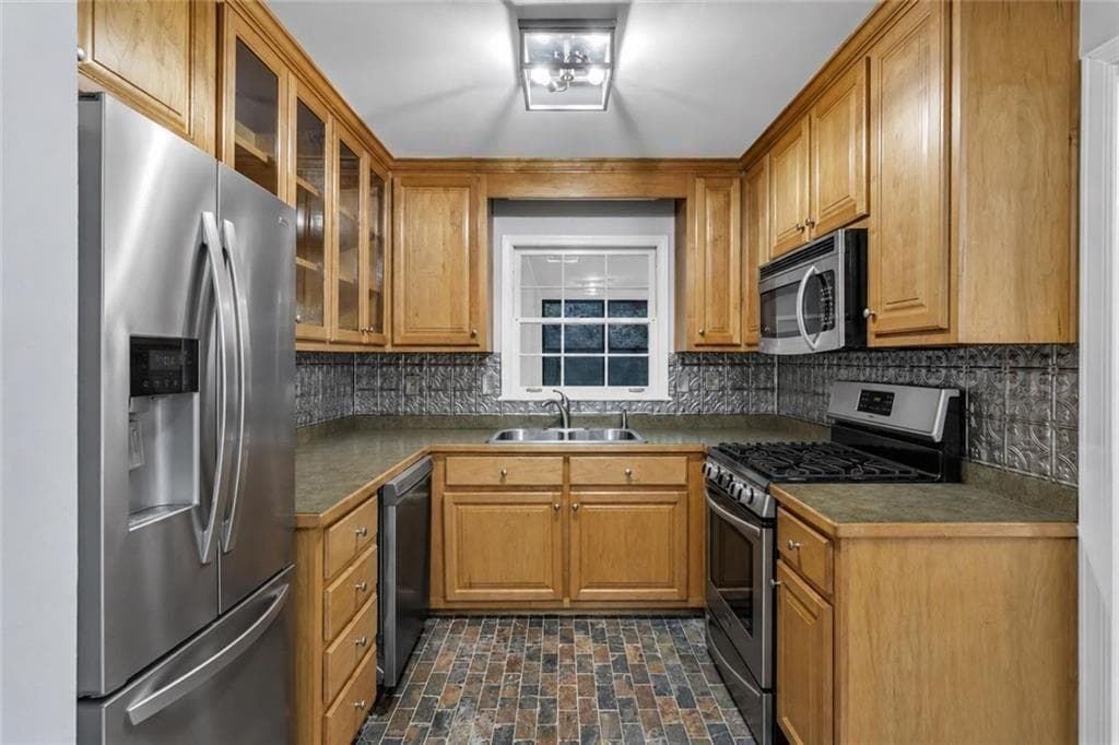 3 bedroom, 2 bathroom, 1,500 sq ft condominium for sale at 100 La Rue Place, Atlanta, GA 30327 — photo 10
