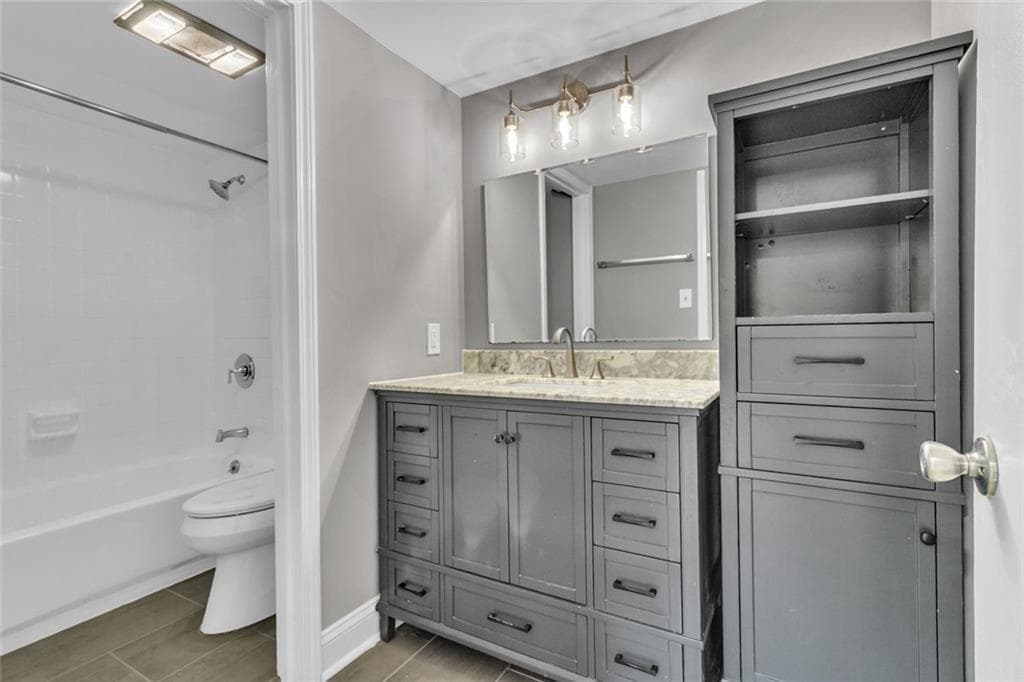 3 bedroom, 2 bathroom, 1,500 sq ft condominium for sale at 100 La Rue Place, Atlanta, GA 30327 — photo 9