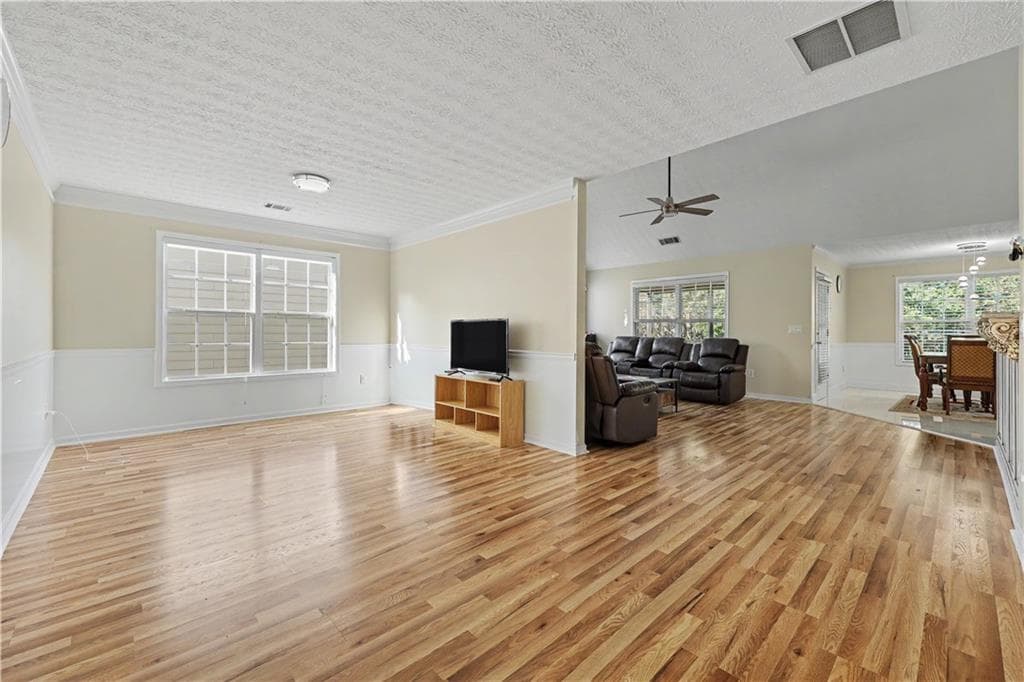 6 bedroom, 4 bathroom, 3,724 sq ft single family residence for sale at 3159 Battlement Circle, Loganville, GA 30052 — photo 2