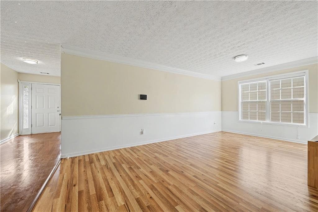 6 bedroom, 4 bathroom, 3,724 sq ft single family residence for sale at 3159 Battlement Circle, Loganville, GA 30052 — photo 3