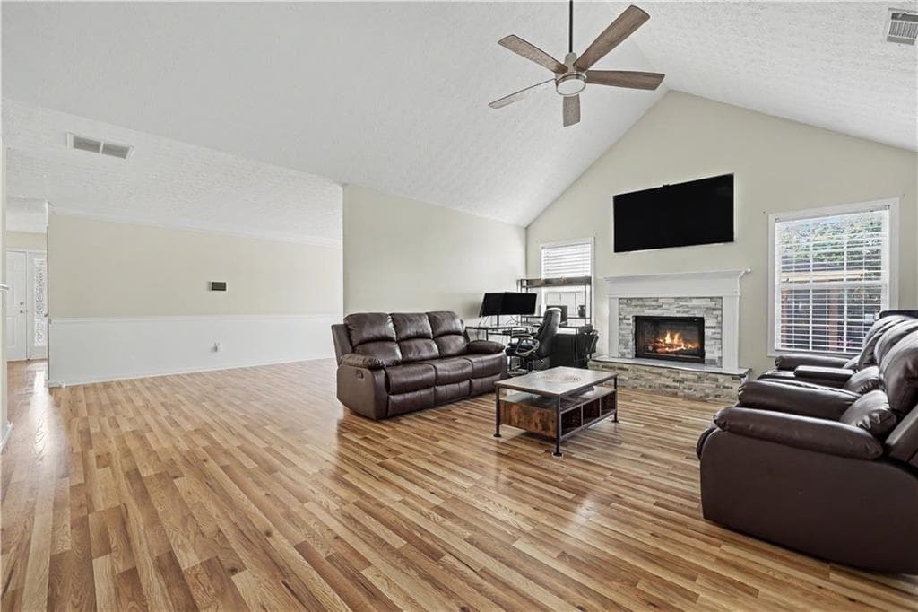 6 bedroom, 4 bathroom, 3,724 sq ft single family residence for sale at 3159 Battlement Circle, Loganville, GA 30052 — photo 7