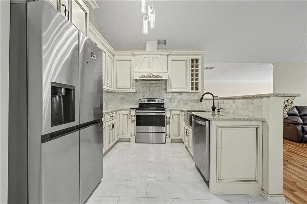 6 bedroom, 4 bathroom, 3,724 sq ft single family residence for sale at 3159 Battlement Circle, Loganville, GA 30052 — photo 9