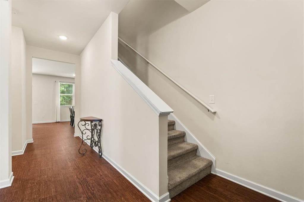 3 bedroom, 3 bathroom, 2,460 sq ft single family residence for sale at 7627 Rudder Circle, South Fulton, GA 30213 — photo 4