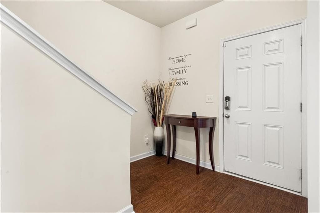 3 bedroom, 3 bathroom, 2,460 sq ft single family residence for sale at 7627 Rudder Circle, South Fulton, GA 30213 — photo 5