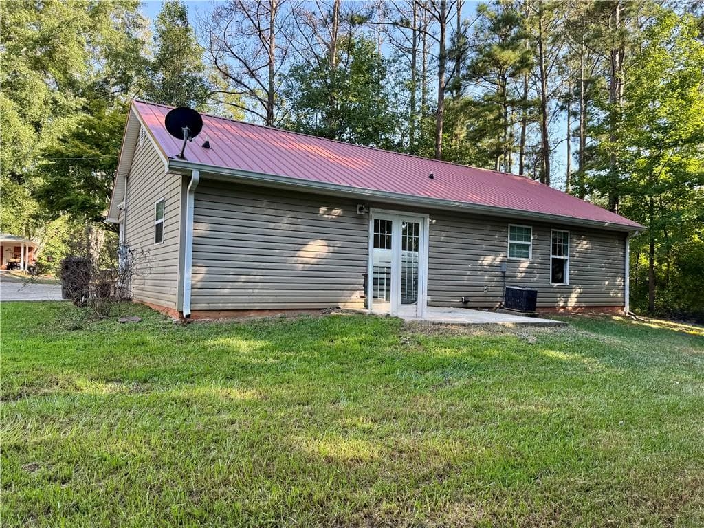3 bedroom, 2 bathroom, 1,156 sq ft single family residence under contract at 101 Mineral Springs Road, Waco, GA 30182 — photo 2