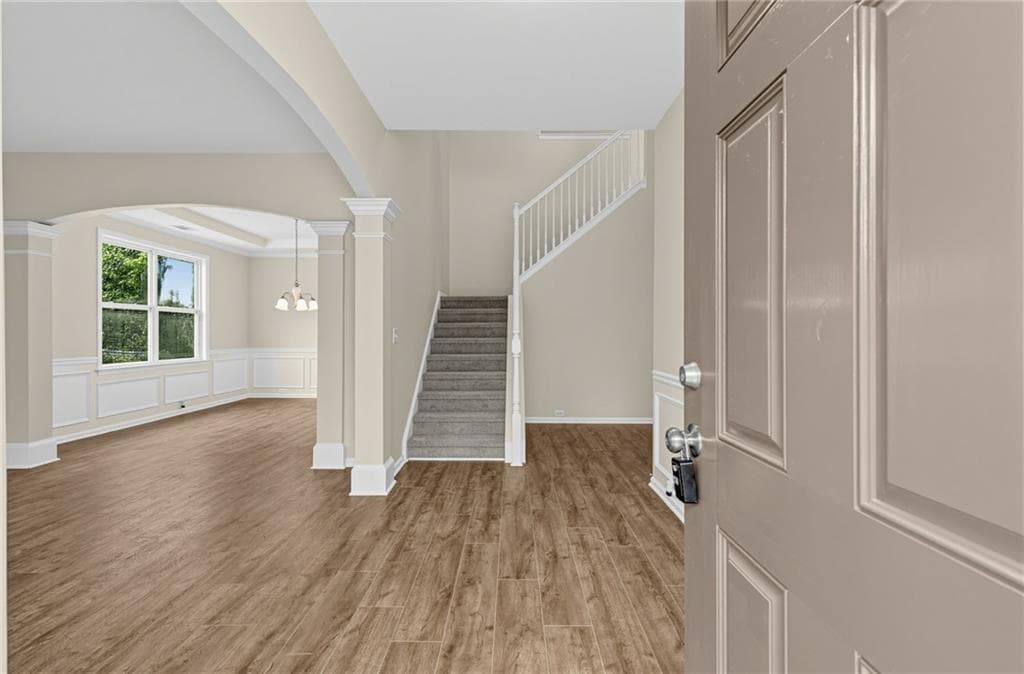 4 bedroom, 3 bathroom, 3,243 sq ft single family residence under contract at 6380 Stonelake Drive, Atlanta, GA 30331 — photo 3
