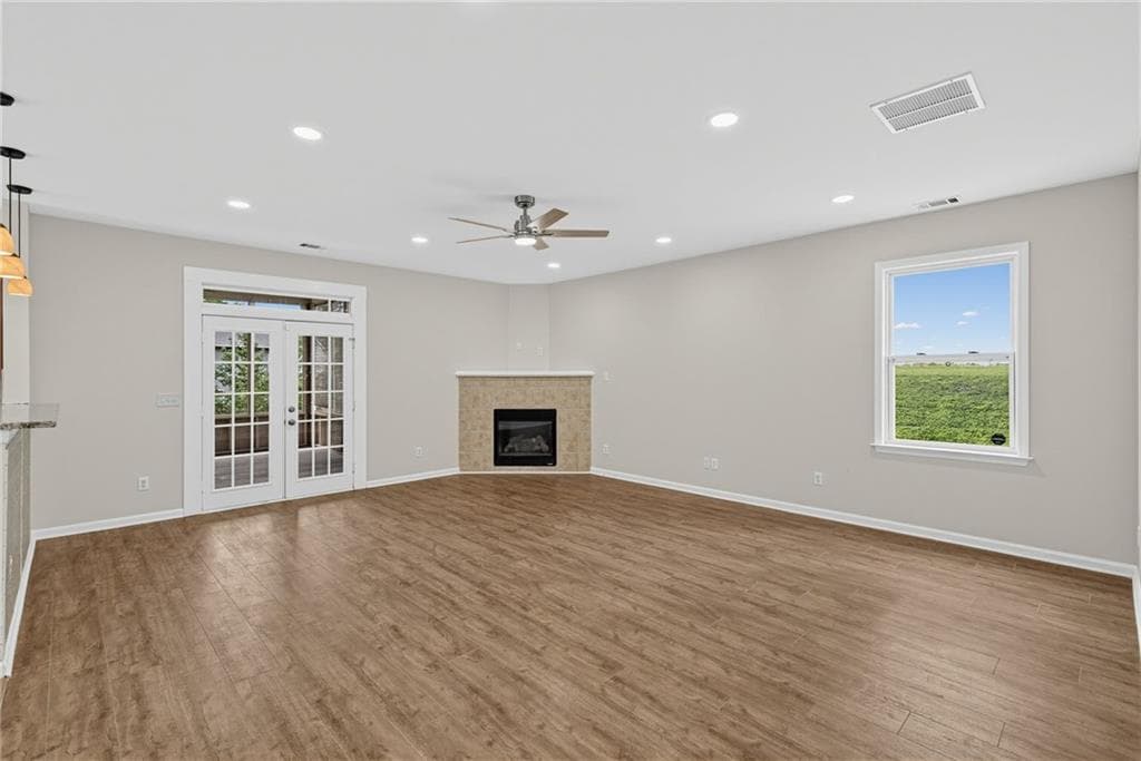 4 bedroom, 3 bathroom, 3,243 sq ft single family residence under contract at 6380 Stonelake Drive, Atlanta, GA 30331 — photo 5