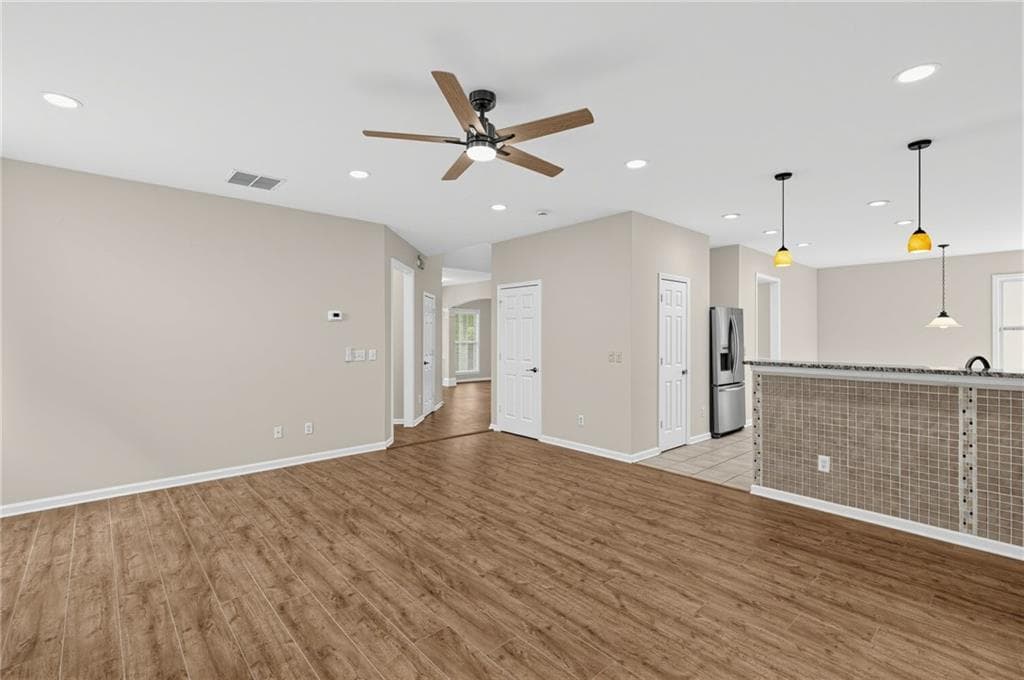 4 bedroom, 3 bathroom, 3,243 sq ft single family residence under contract at 6380 Stonelake Drive, Atlanta, GA 30331 — photo 6