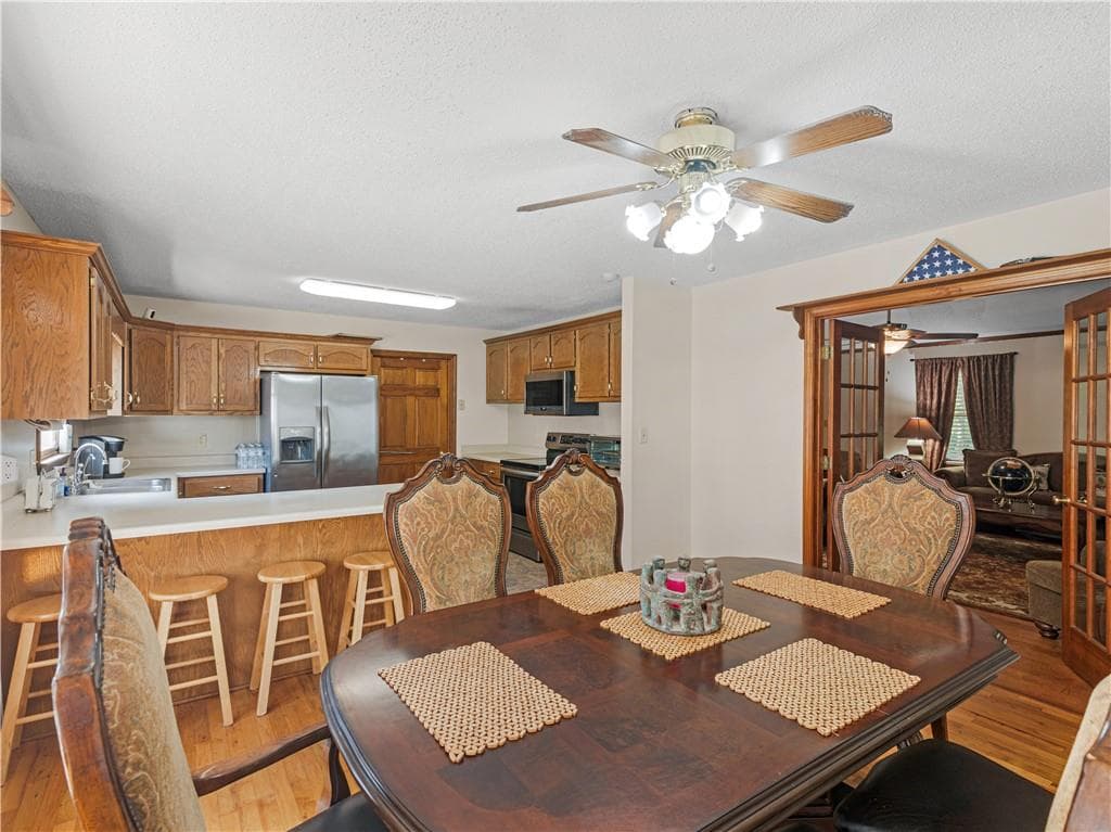 3 bedroom, 3 bathroom, 2,285 sq ft single family residence under contract at 837 Sunset Drive, Locust Grove, GA 30248 — photo 6