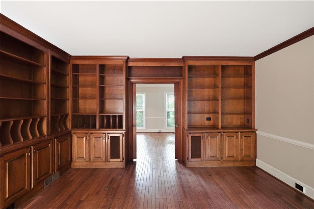5 bedroom, 4 bathroom, 3,400 sq ft single family residence for sale at 4927 Castlewood Drive, Lilburn, GA 30047 — photo 8