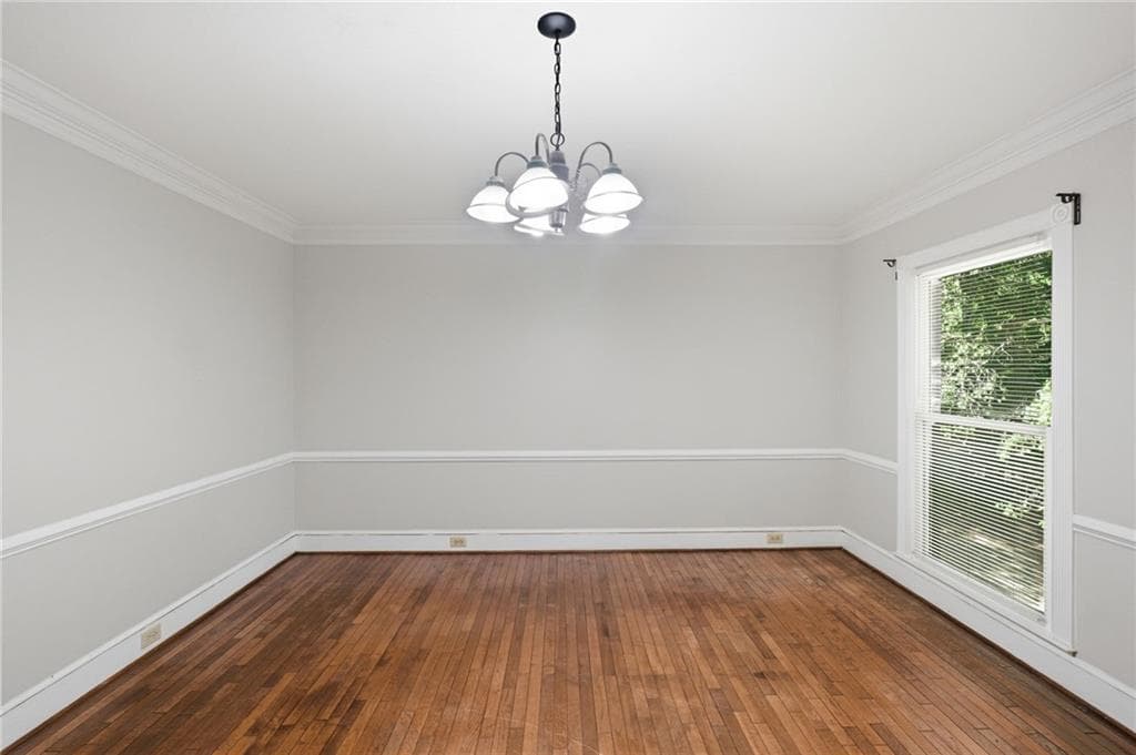5 bedroom, 4 bathroom, 3,400 sq ft single family residence for sale at 4927 Castlewood Drive, Lilburn, GA 30047 — photo 9