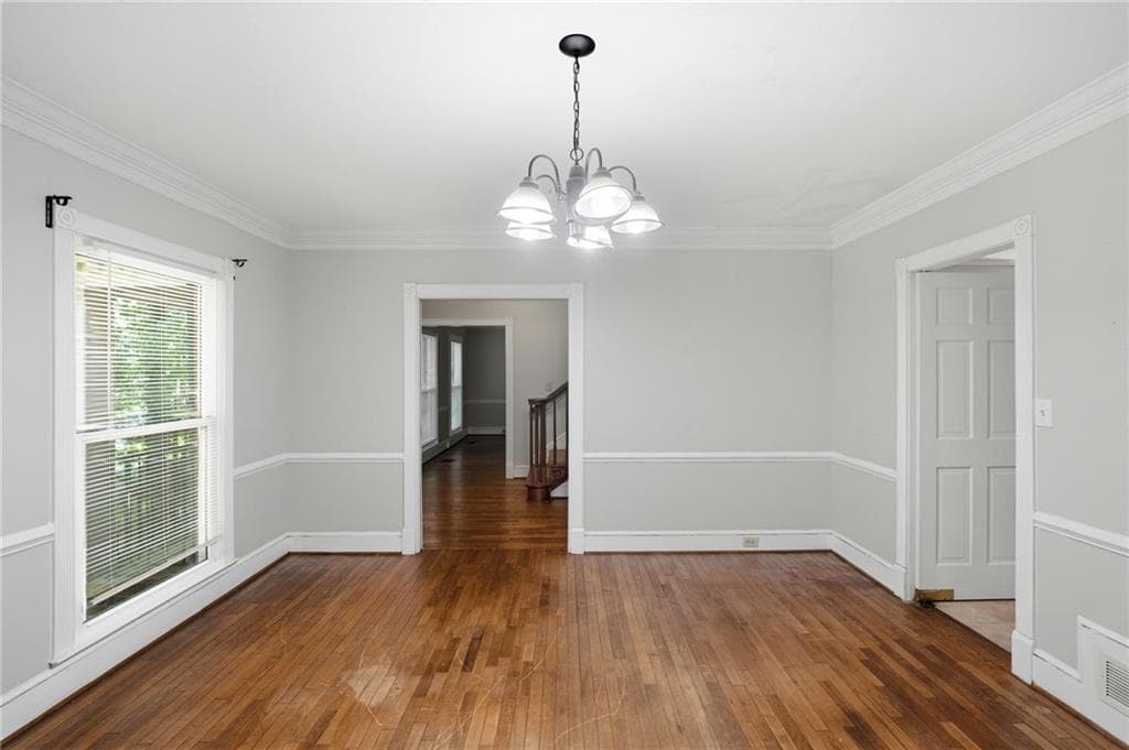 5 bedroom, 4 bathroom, 3,400 sq ft single family residence for sale at 4927 Castlewood Drive, Lilburn, GA 30047 — photo 10