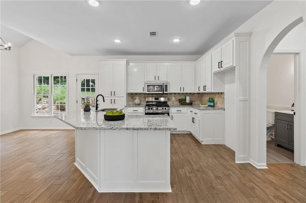 4 bedroom, 3 bathroom, 2,518 sq ft single family residence for sale at 71 Picketts View, Acworth, GA 30101 — photo 5