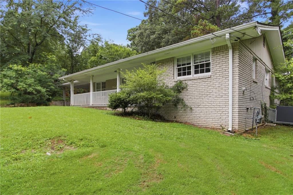 3 bedroom, 2 bathroom, 1,498 sq ft single family residence for sale at 3975 Phylis Place, Decatur, GA 30035 — photo 2