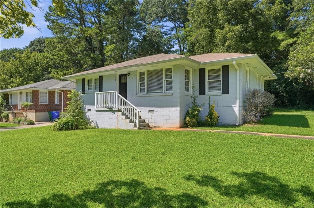 2 bedroom, 1 bathroom, 952 sq ft single family residence for sale at 4250 Timber Valley Court, Decatur, GA 30032 — photo 3