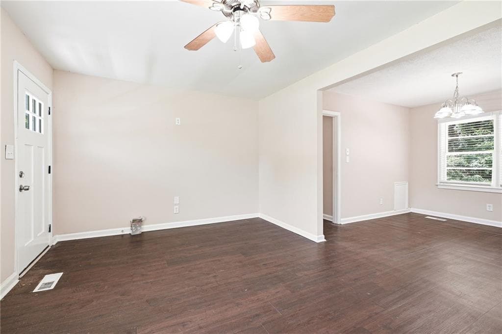 2 bedroom, 1 bathroom, 952 sq ft single family residence for sale at 4250 Timber Valley Court, Decatur, GA 30032 — photo 4