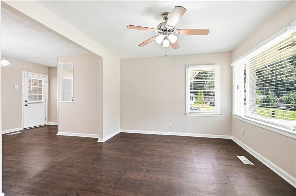 2 bedroom, 1 bathroom, 952 sq ft single family residence for sale at 4250 Timber Valley Court, Decatur, GA 30032 — photo 7