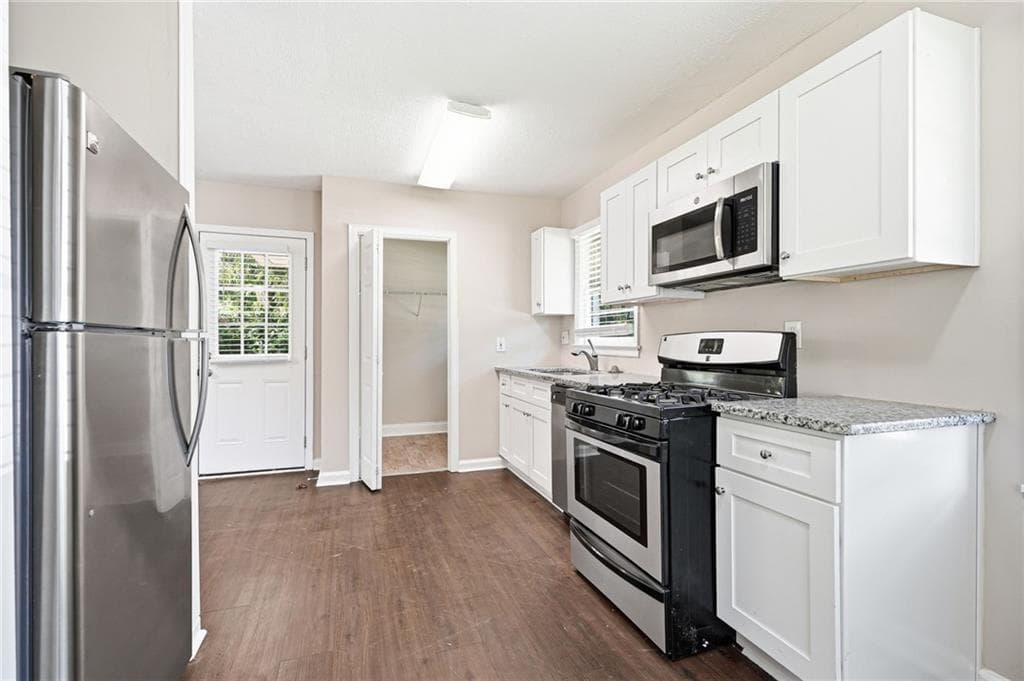 2 bedroom, 1 bathroom, 952 sq ft single family residence for sale at 4250 Timber Valley Court, Decatur, GA 30032 — photo 10