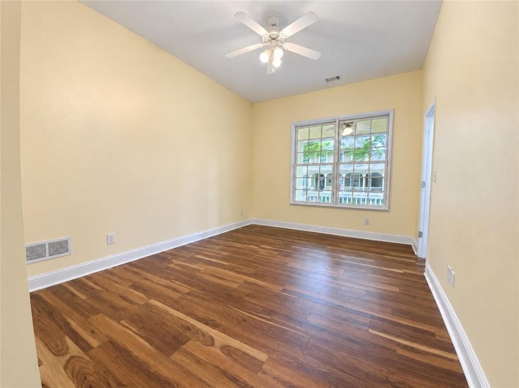 3 bedroom, 3 bathroom, 2,377 sq ft single family residence under contract at 9985 Ashford Green Way, Douglasville, GA 30135 — photo 6