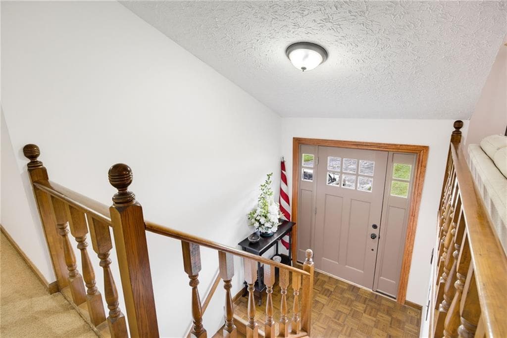 3 bedroom, 2 bathroom, 1,616 sq ft single family residence under contract at 1090 Hickory Road, Canton, GA 30115 — photo 4