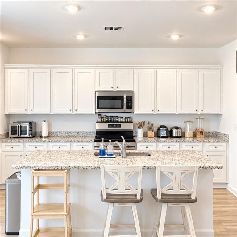 5 bedroom, 3 bathroom, 2,315 sq ft single family residence for rent at 987 Evergreen Road, Winder, GA 30680 for $2,350 a month — photo 2