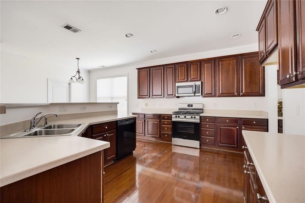 4 bedroom, 4 bathroom, 2,713 sq ft single family residence for sale at 210 Harmony Lake Drive, Canton, GA 30115 — photo 6
