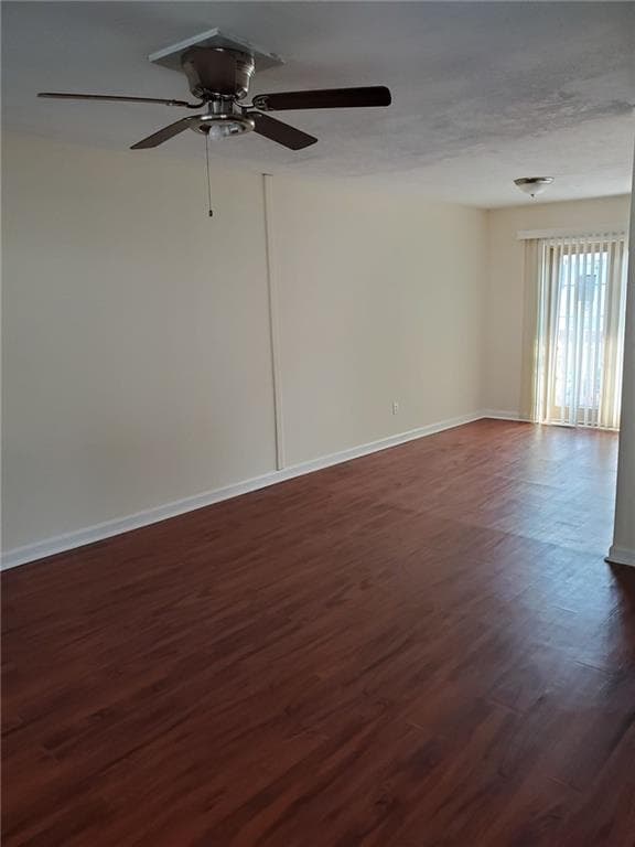 3 bedroom, 4 bathroom, 1,080 sq ft townhouse for sale at 7011 Oakhill Circle, Austell, GA 30168 — photo 3