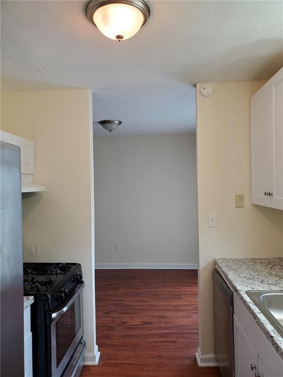 3 bedroom, 4 bathroom, 1,080 sq ft townhouse for sale at 7011 Oakhill Circle, Austell, GA 30168 — photo 4