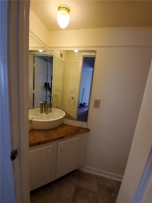 3 bedroom, 4 bathroom, 1,080 sq ft townhouse for sale at 7011 Oakhill Circle, Austell, GA 30168 — photo 9