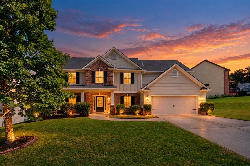 5 bedroom, 3 bathroom, 2,714 sq ft single family residence for sale at 6545 Oak Highlands Court, Cumming, GA 30041 — photo 2