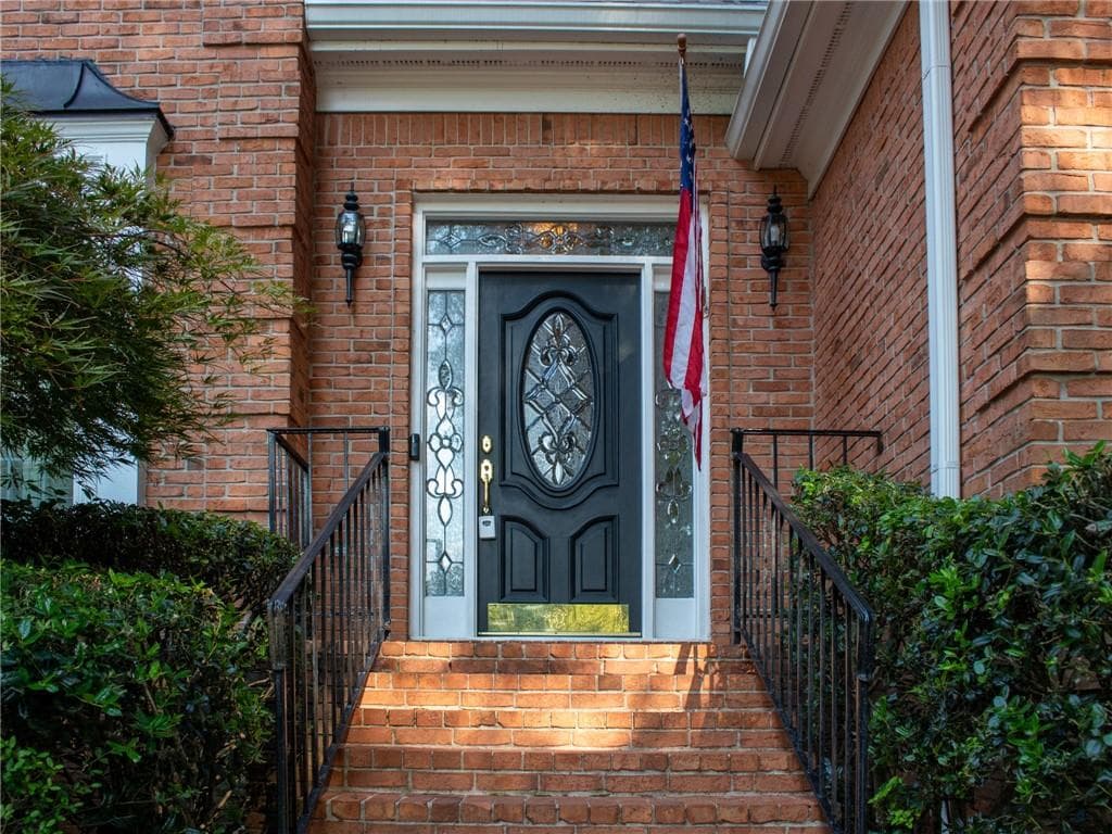 4 bedroom, 4 bathroom, 3,271 sq ft single family residence for sale at 473 Manor Oak Lane, Marietta, GA 30067 — photo 2