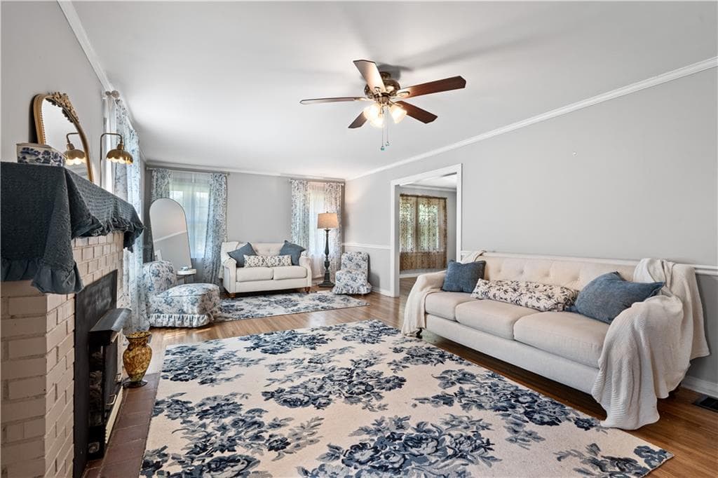3 bedroom, 3 bathroom, 2,478 sq ft single family residence for sale at 139 Myrtle Street, Toccoa, GA 30577 — photo 8