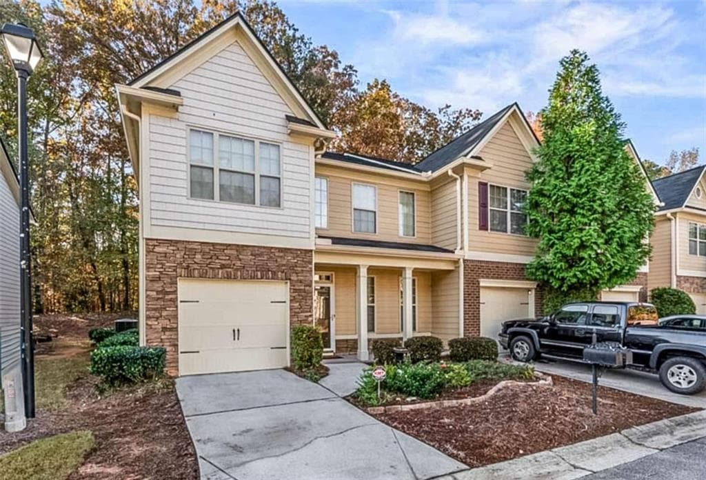 4 bedroom, 3 bathroom, 2,096 sq ft townhouse for sale at 2904 Ridgeview Drive, Atlanta, GA 30331