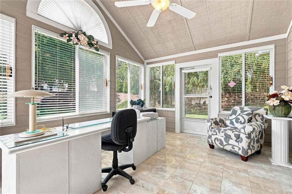 2 bedroom, 2 bathroom, 1,336 sq ft condominium under contract at 2112 Carefree Circle 2, Marietta, GA 30062 — photo 6