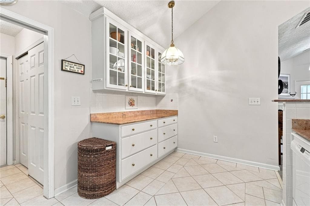 2 bedroom, 2 bathroom, 1,336 sq ft condominium under contract at 2112 Carefree Circle 2, Marietta, GA 30062 — photo 10