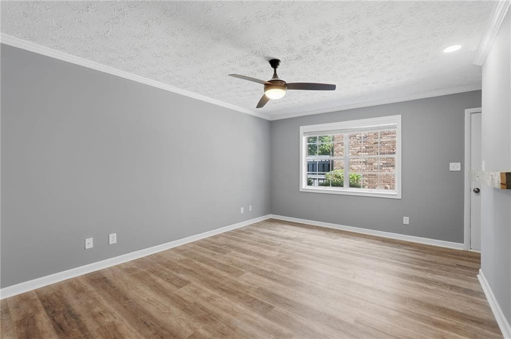 2 bedroom, 2 bathroom, 928 sq ft condominium under contract at 1235 Riverside Drive C-8, Gainesville, GA 30501 — photo 5