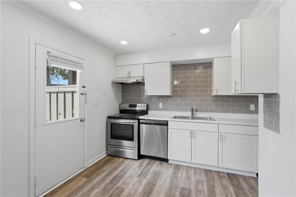 2 bedroom, 2 bathroom, 928 sq ft condominium under contract at 1235 Riverside Drive C-8, Gainesville, GA 30501 — photo 7