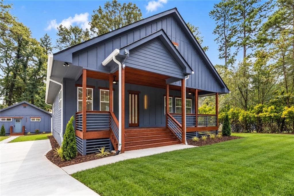 5 bedroom, 4 bathroom, 2,450 sq ft single family residence under contract at 3892 Boulder Park Drive, Atlanta, GA 30331
